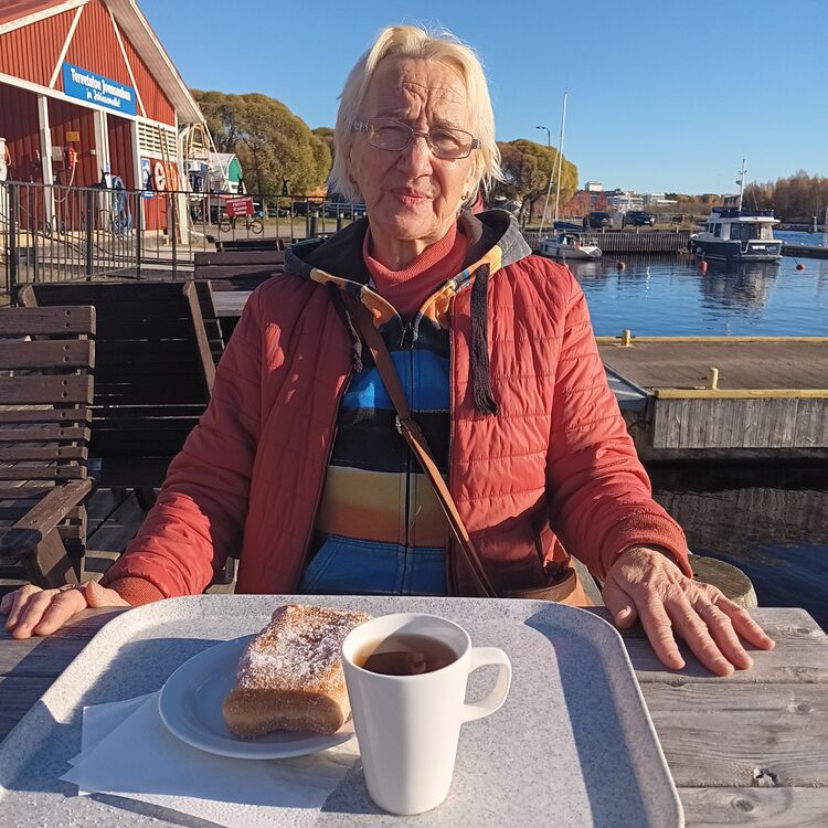  54289461  Irina, 69 ,    