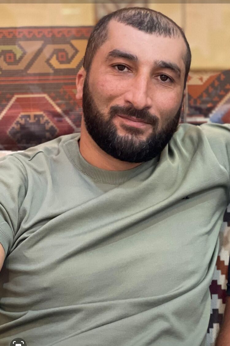  ,   Vadim, 37 ,   ,   
