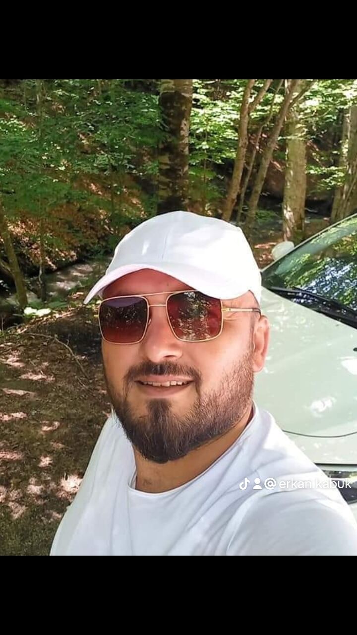  52228271  Erkan, 35 ,    
