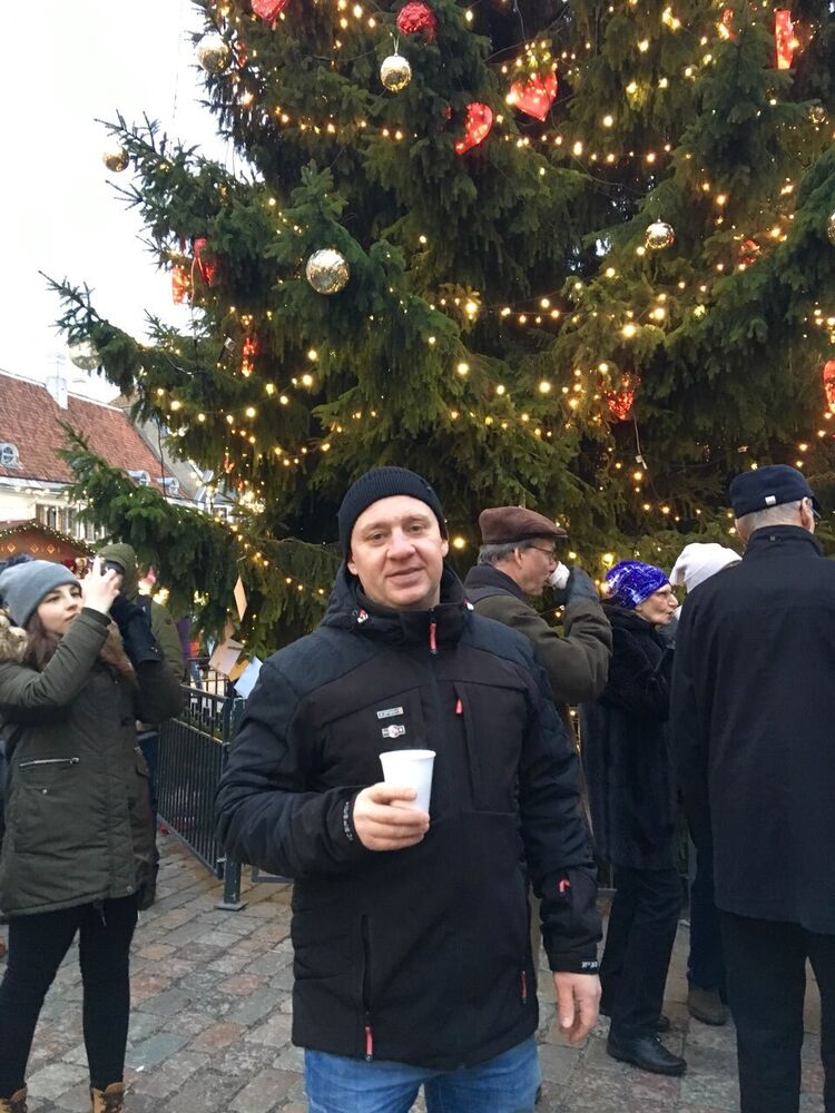  54504921  Viktor, 55 ,    