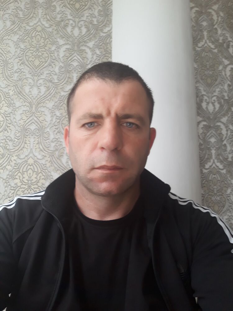  34619091  Denis, 40 ,    