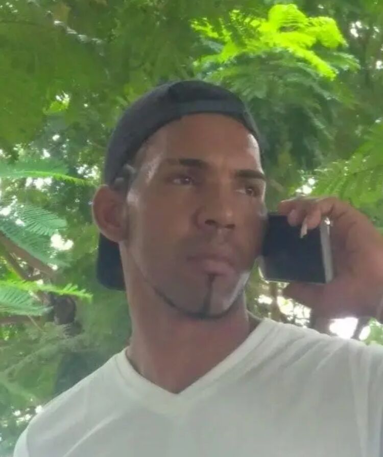 Havana,   Rey, 37 ,   ,   