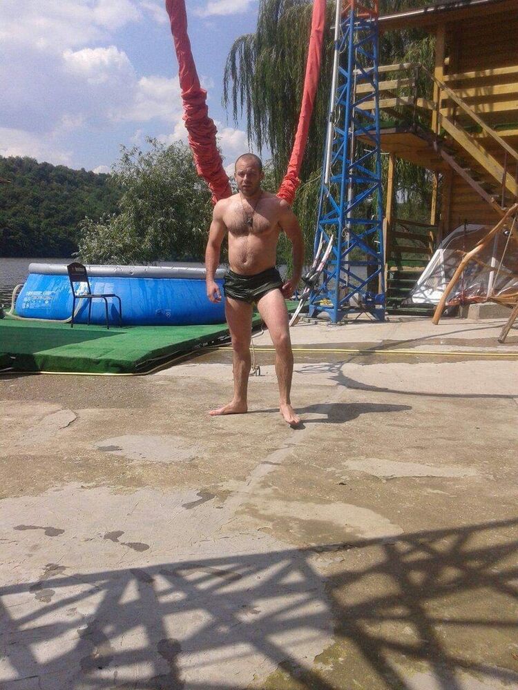  ,   Igor, 37 ,   ,   , c 