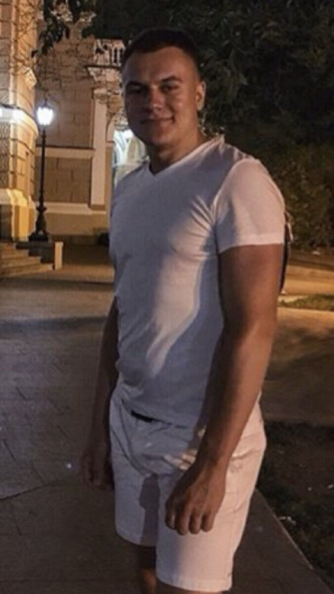  13770931  Serj, 39 ,    