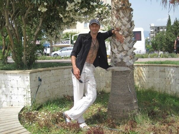  ,   Paata, 48 ,   