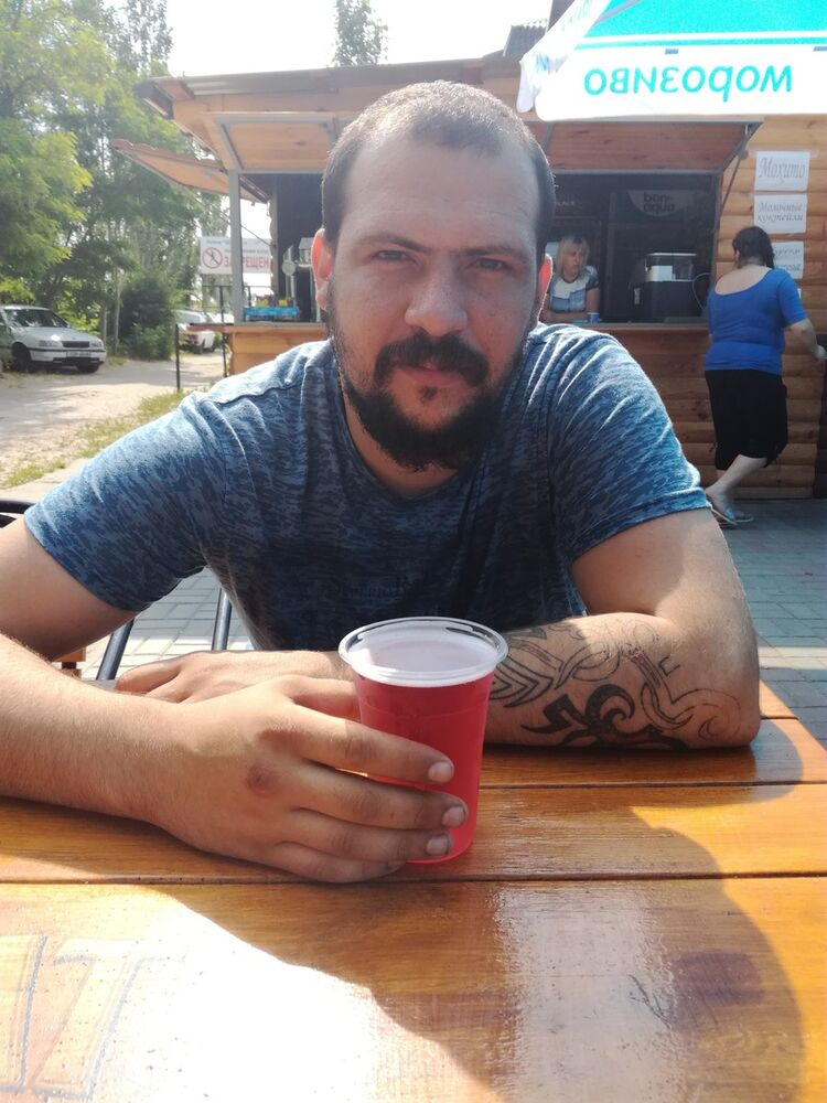  13124971  Viktor, 38 ,    Ostrowiec Swietokrzyski