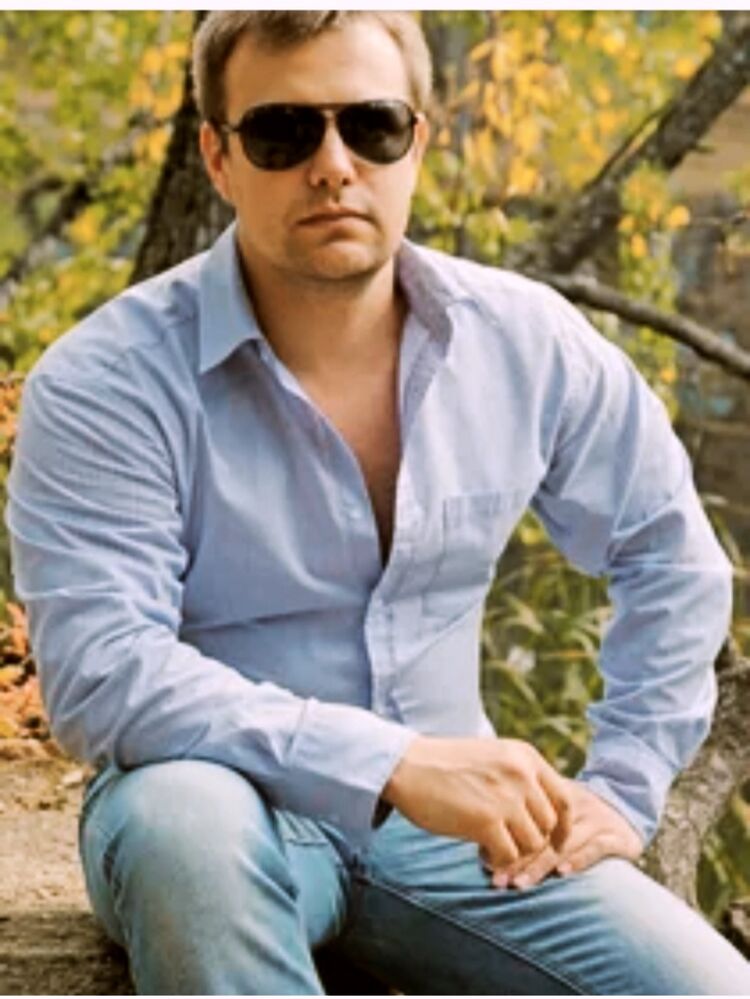  43808431  Alex, 40 ,     