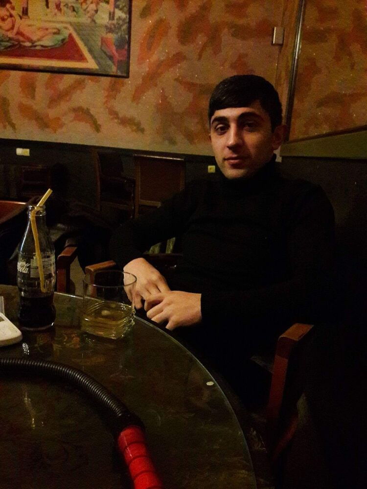  ,   Hayk, 32 ,   ,   , c 