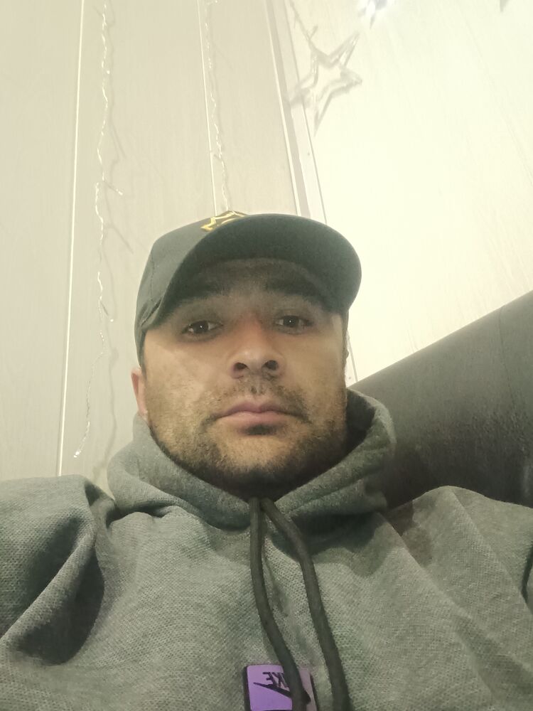  38446151  Shoxrux, 38 ,    