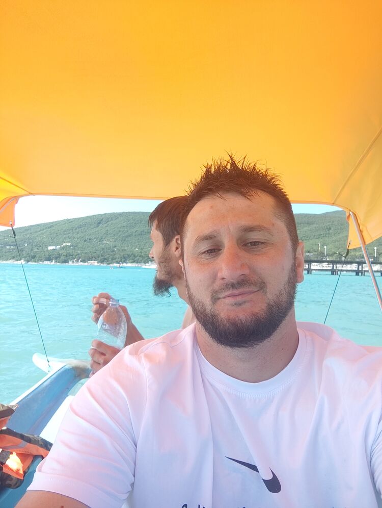  ,   Murik, 37 ,   ,   