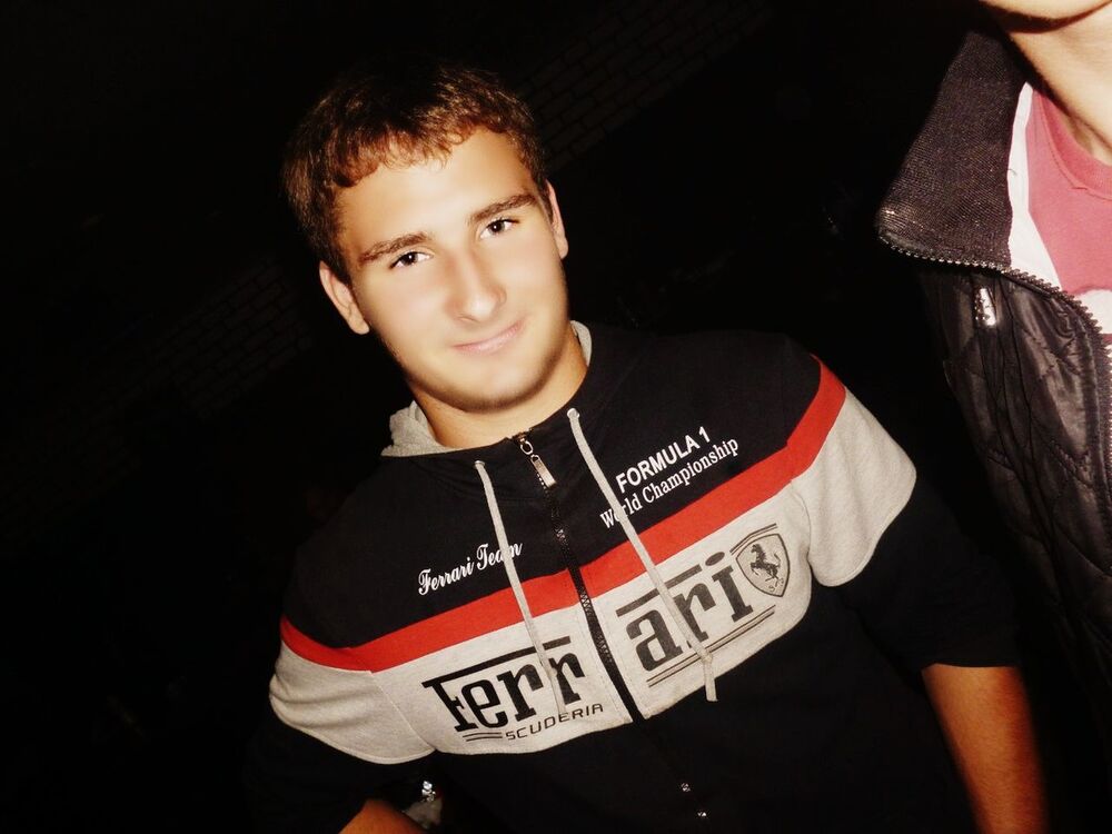  4810271  Andriy, 29 ,    