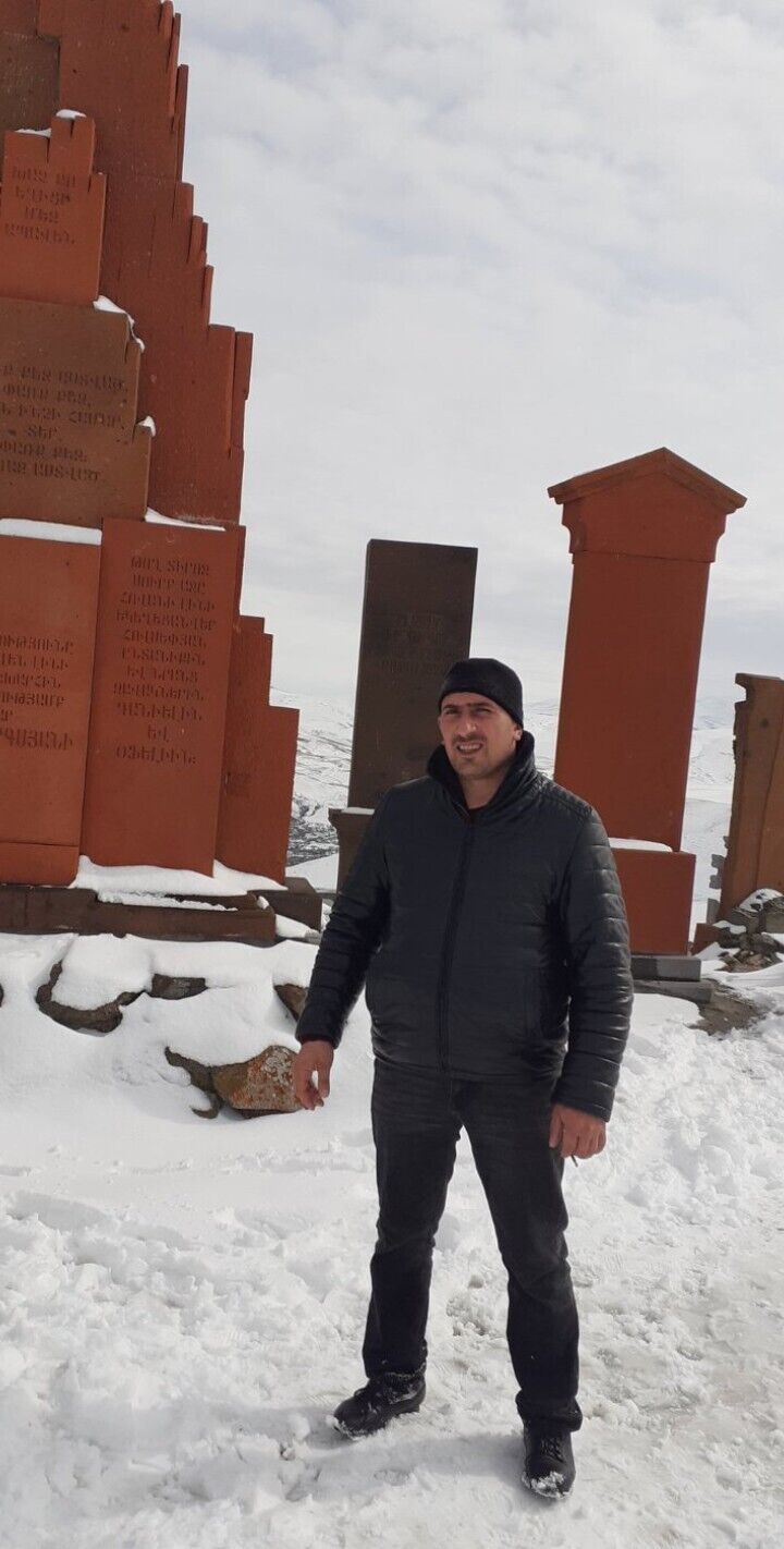  26494441  Radik, 39 ,    