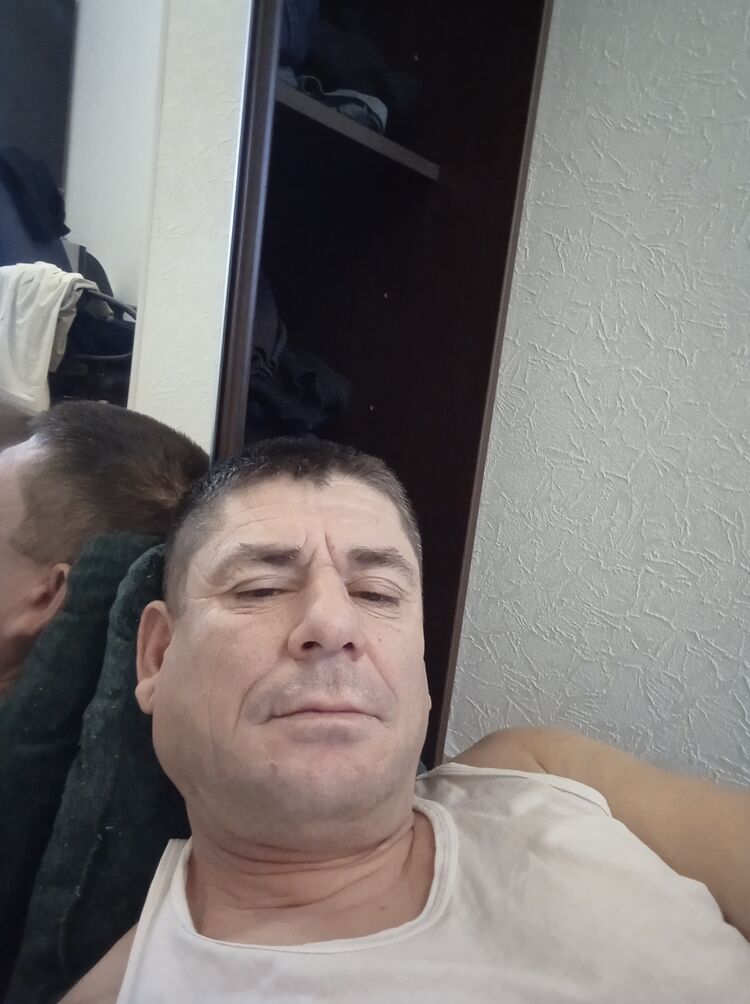  24900401  Dorik, 49 ,    