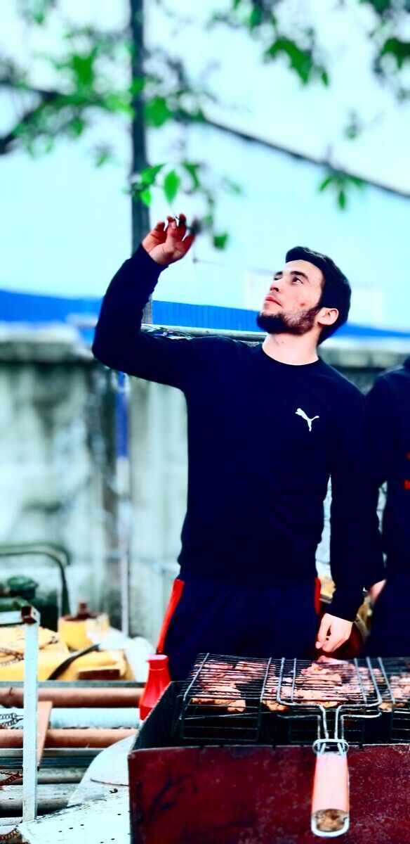  20525781  FARID, 27 ,    