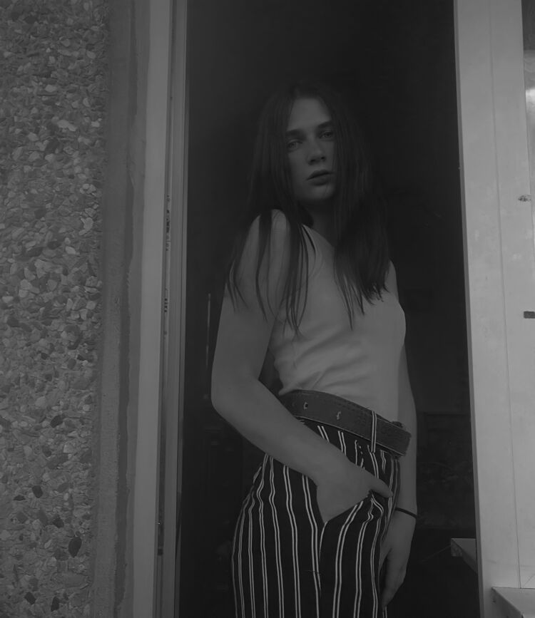 ���� 23718831 ������� �������, 22 ����, ���� ���������� � �����-����������