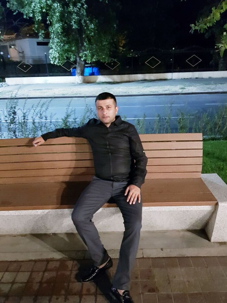  17041571  Gugo, 37 ,    