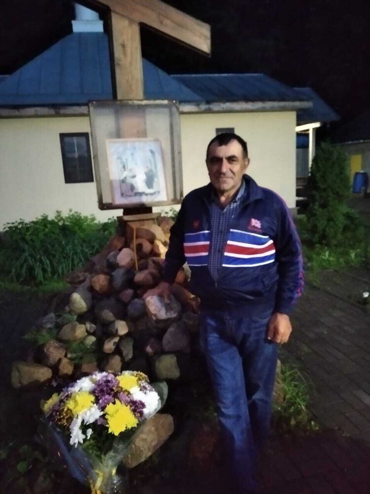  27809461  , 44 ,    