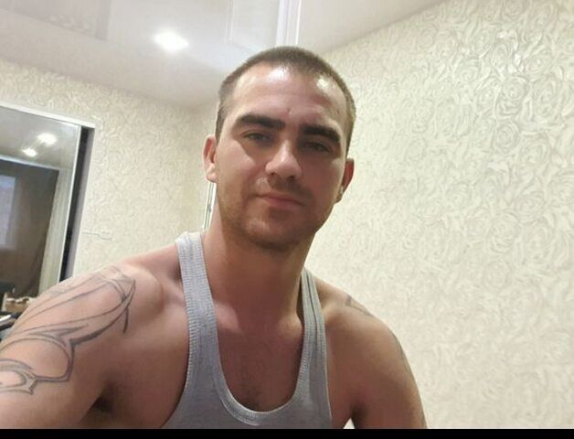  42852341  Ilya, 31 ,    