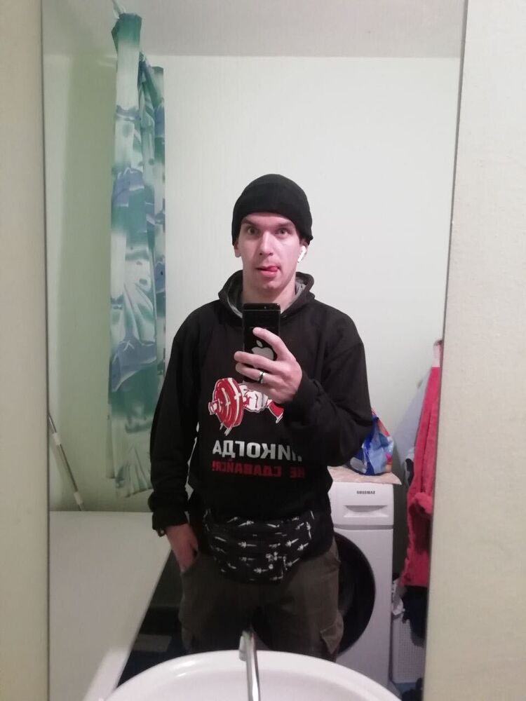  45238461  , 24 ,    