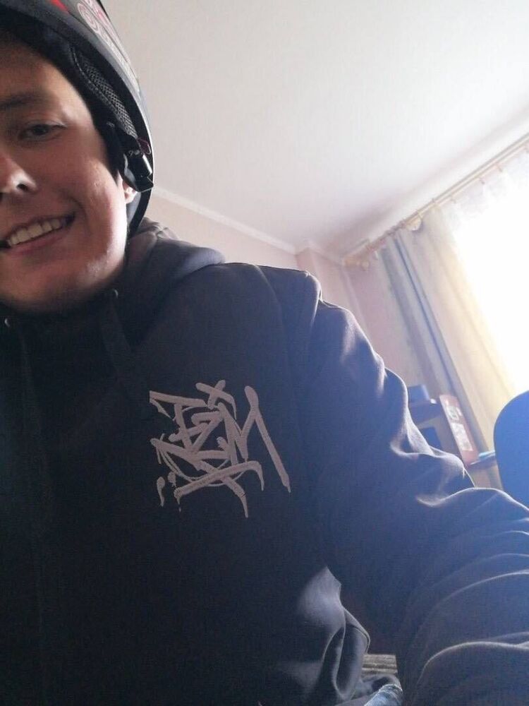  34432831  , 27 ,    