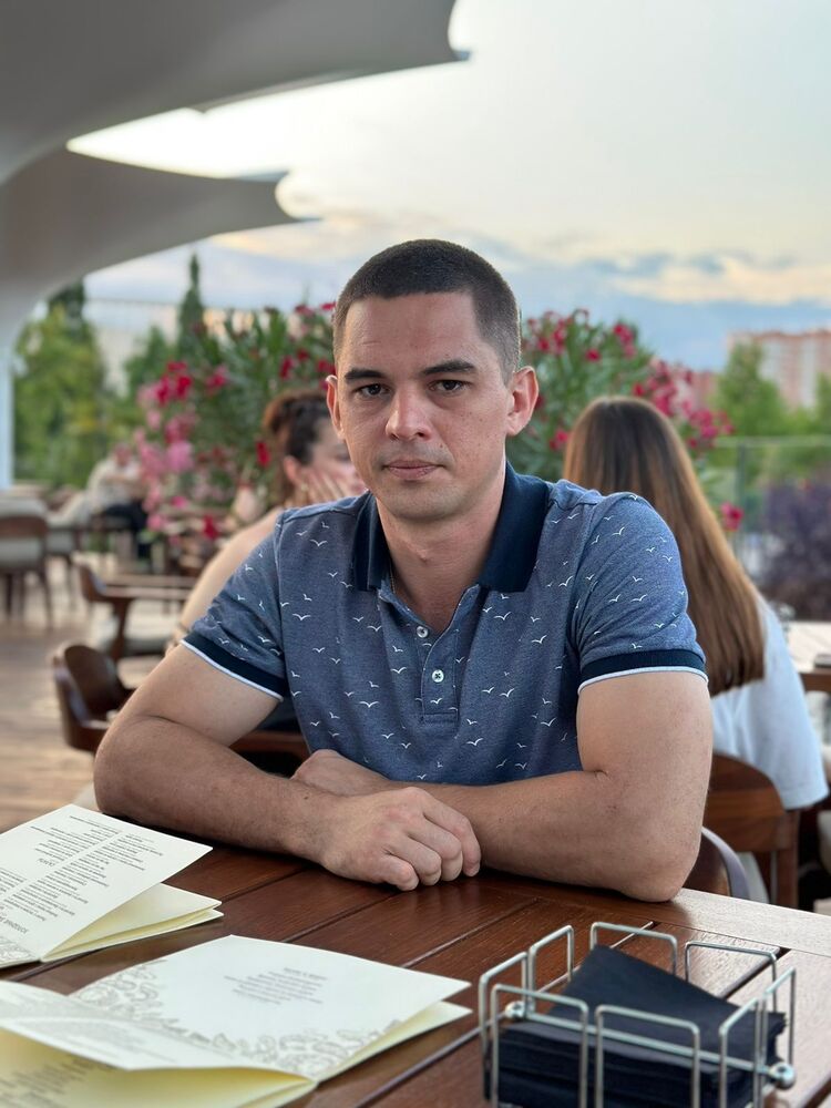  ,   Artem, 34 ,   ,   
