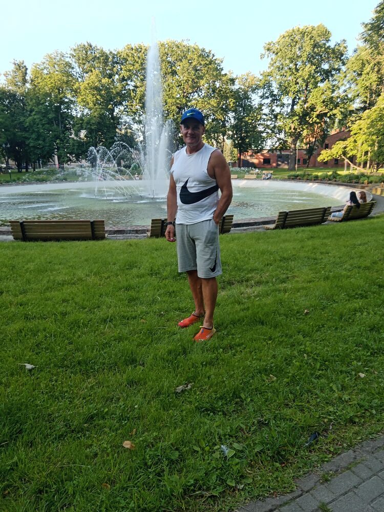  ,   Igor, 49 ,   ,   