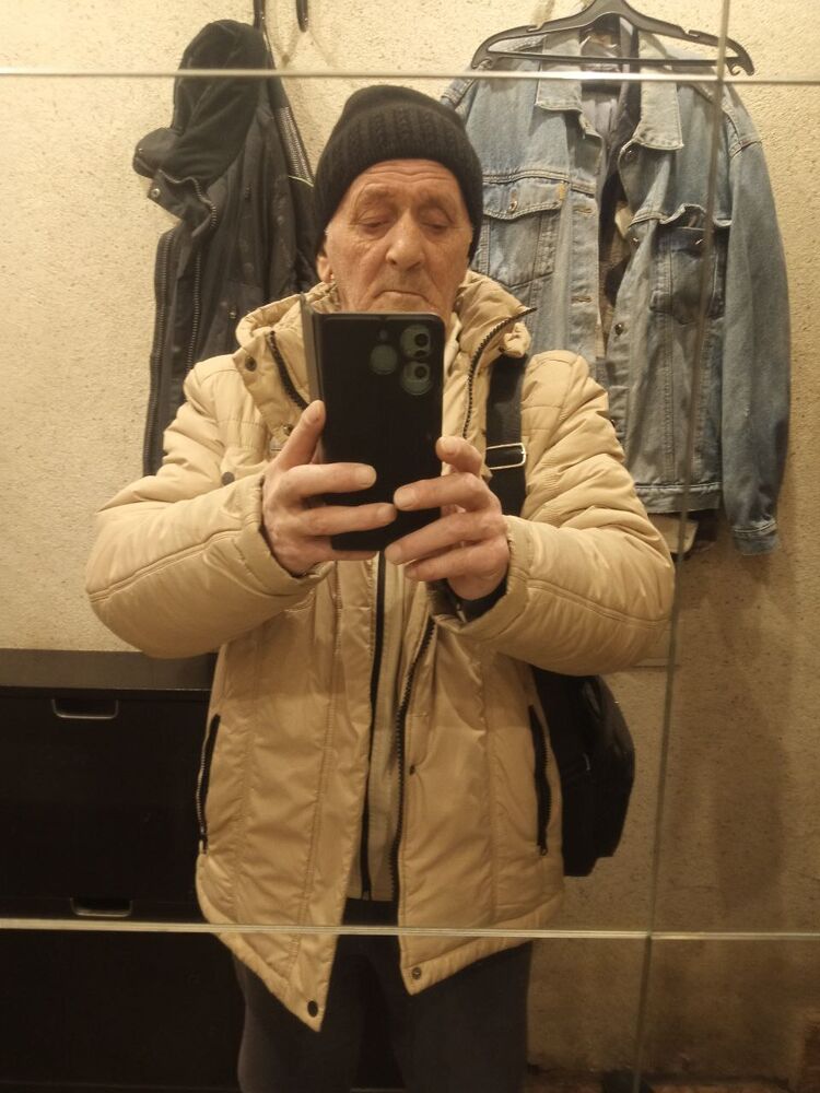  49383591  VASILY, 63 ,    
