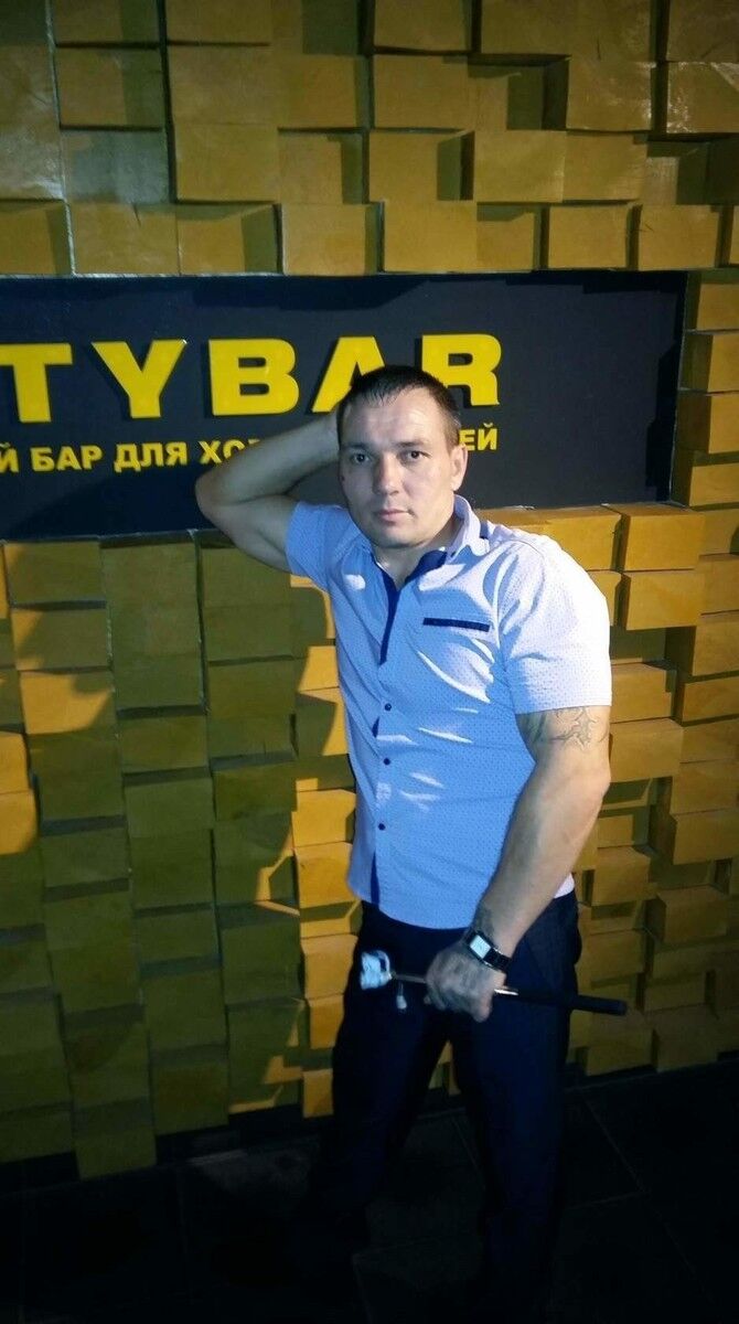  12885101  Ruslan, 41 ,    