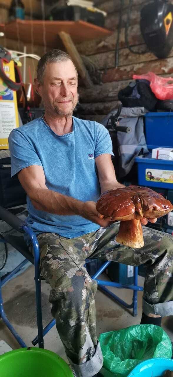  45901211  Robert, 58 ,    