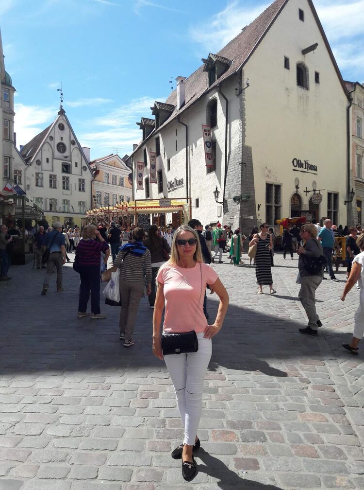  ,   Sviatlana, 51 ,   c , 
