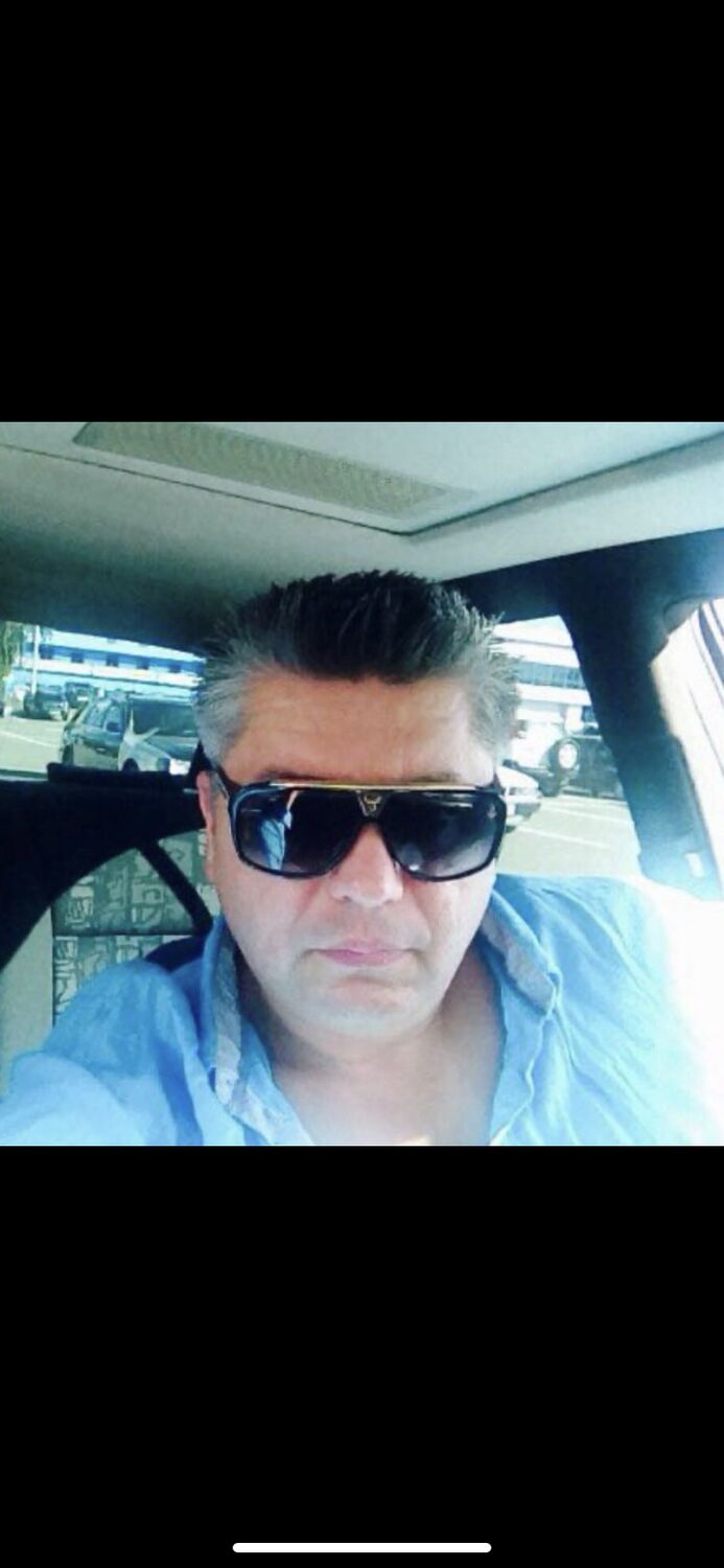  ,   Viktor, 56 ,   c 