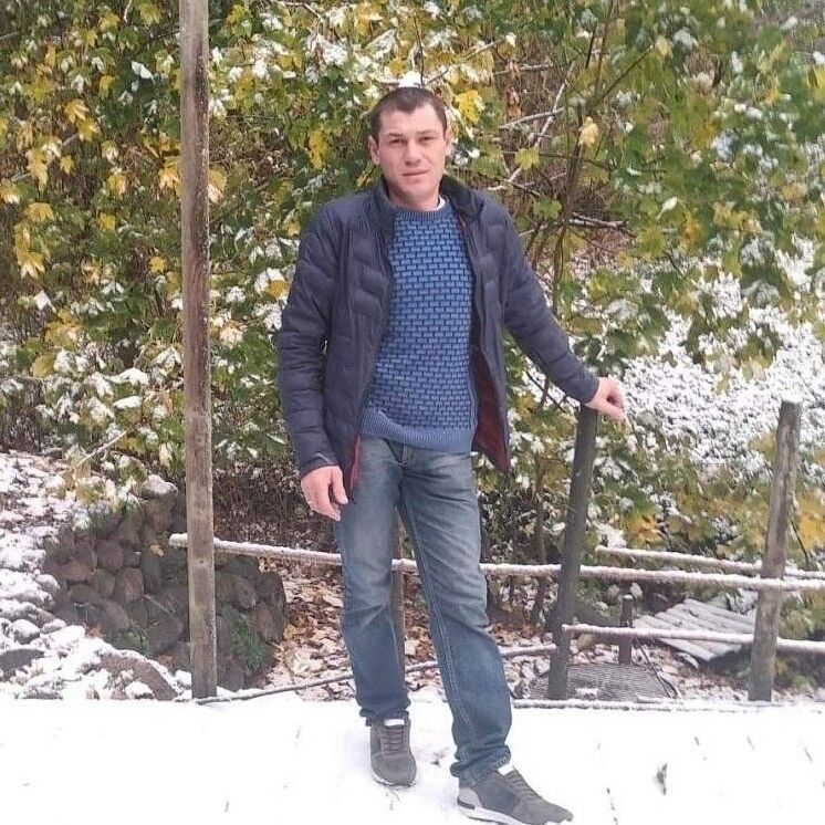  15269271  Sergiu, 37 ,    