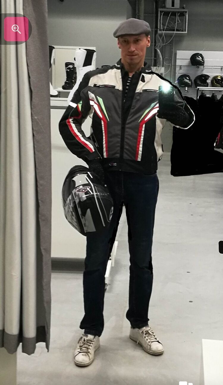  49884191  SERGIO, 52 ,    