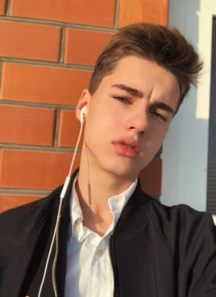  48342681  Egor, 20 ,    