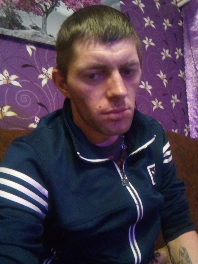  42430901  Alex, 31 ,    