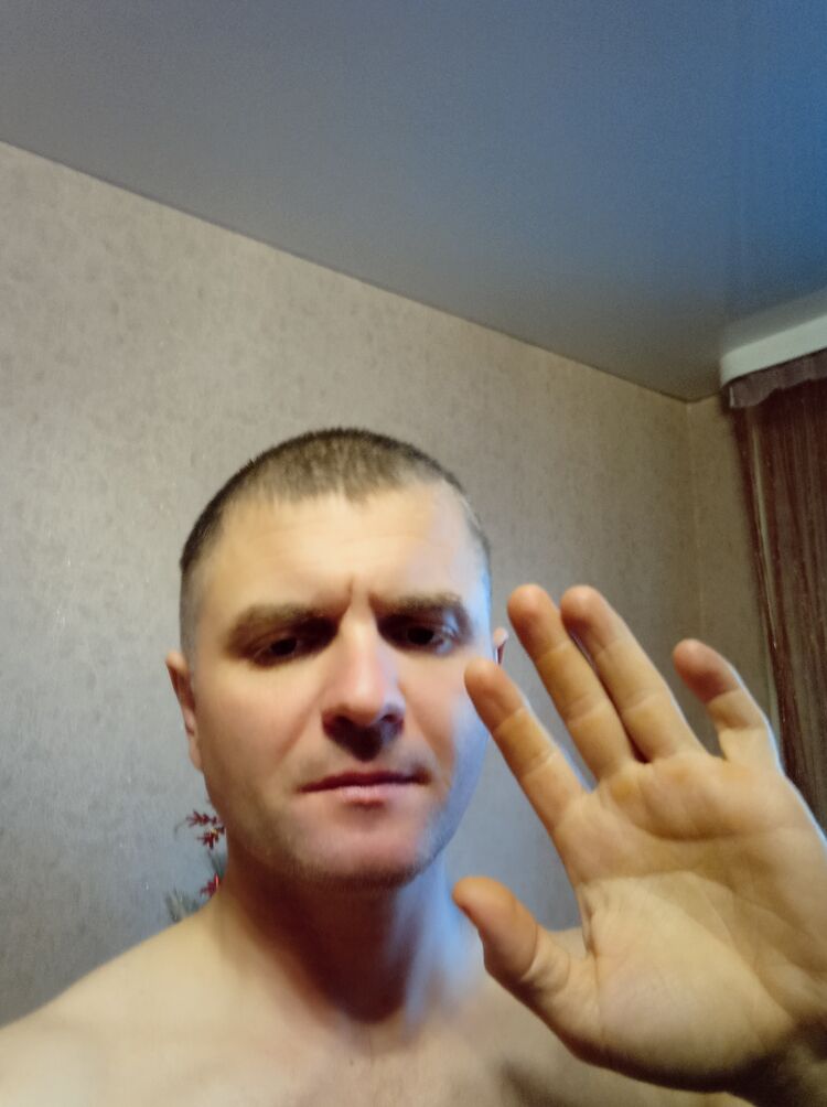  ,   Andrei, 44 ,   ,   