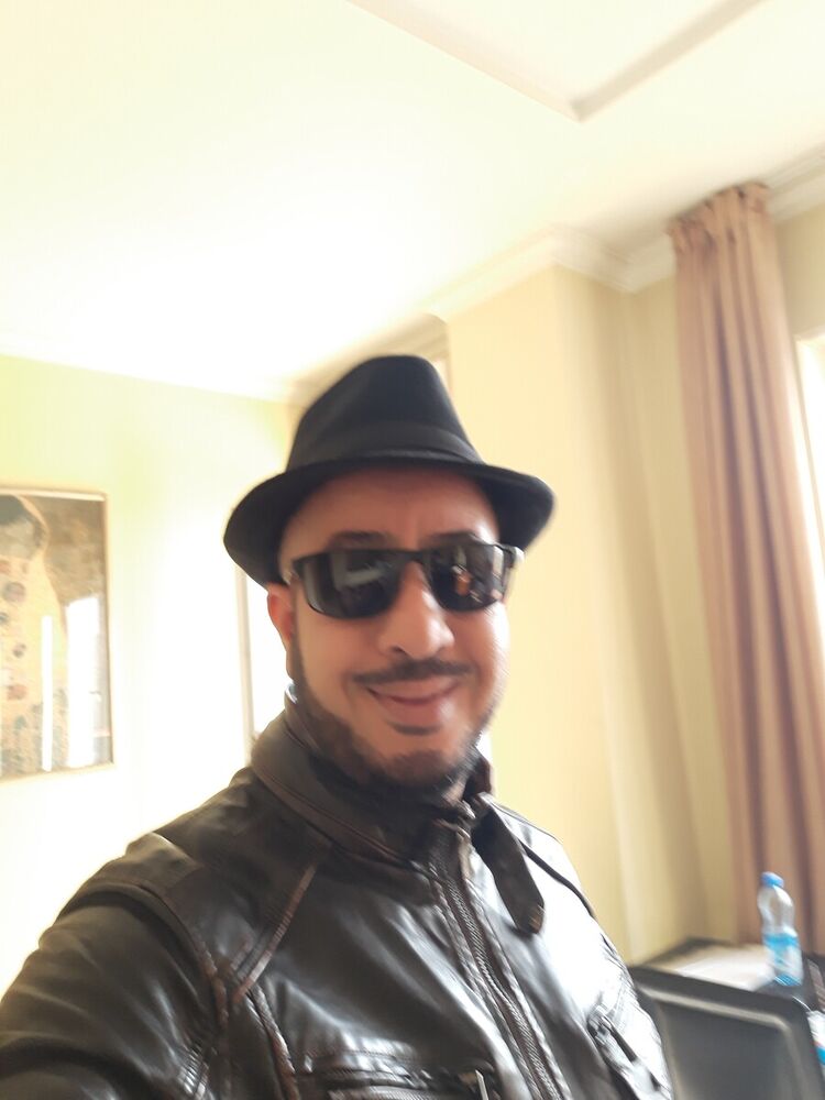  20056111  Madi, 42 ,    