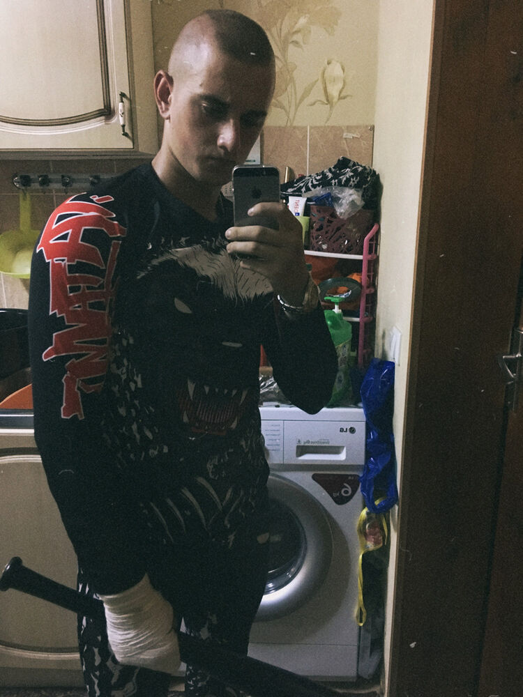  10261861  Dimon, 27 ,    