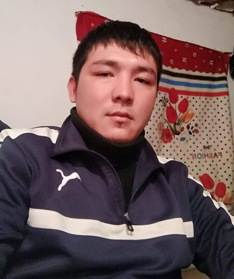  48810321  Bek, 34 ,    