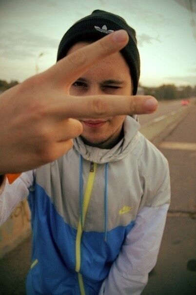  11524801  Oleg, 35 ,    