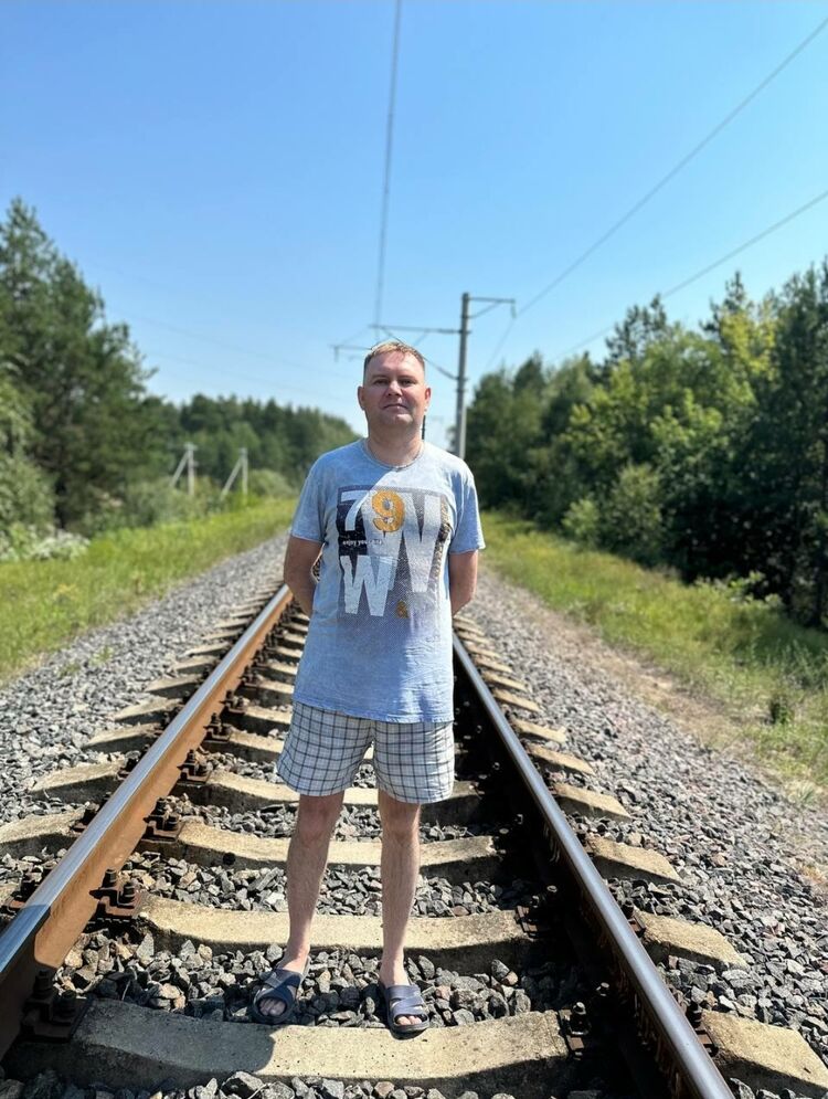  42138691  , 46 ,    
