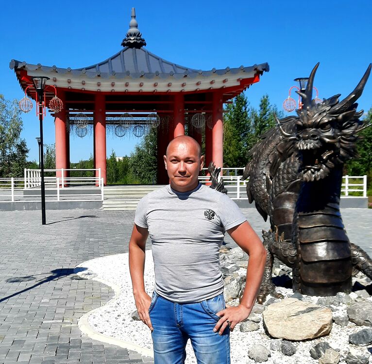  ,   Denis, 42 ,   c 