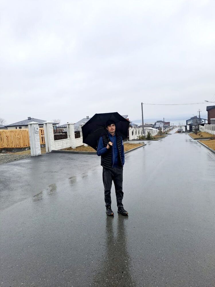  38239121  Hikmat, 24 ,    