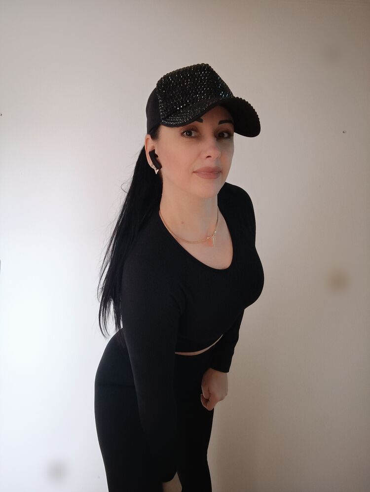  49090231  Iryna, 44 ,    Bad Lippspringe