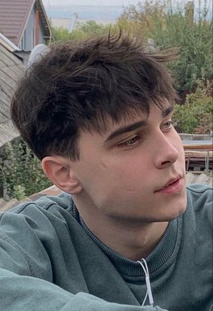  50737501  Artem, 24 ,    