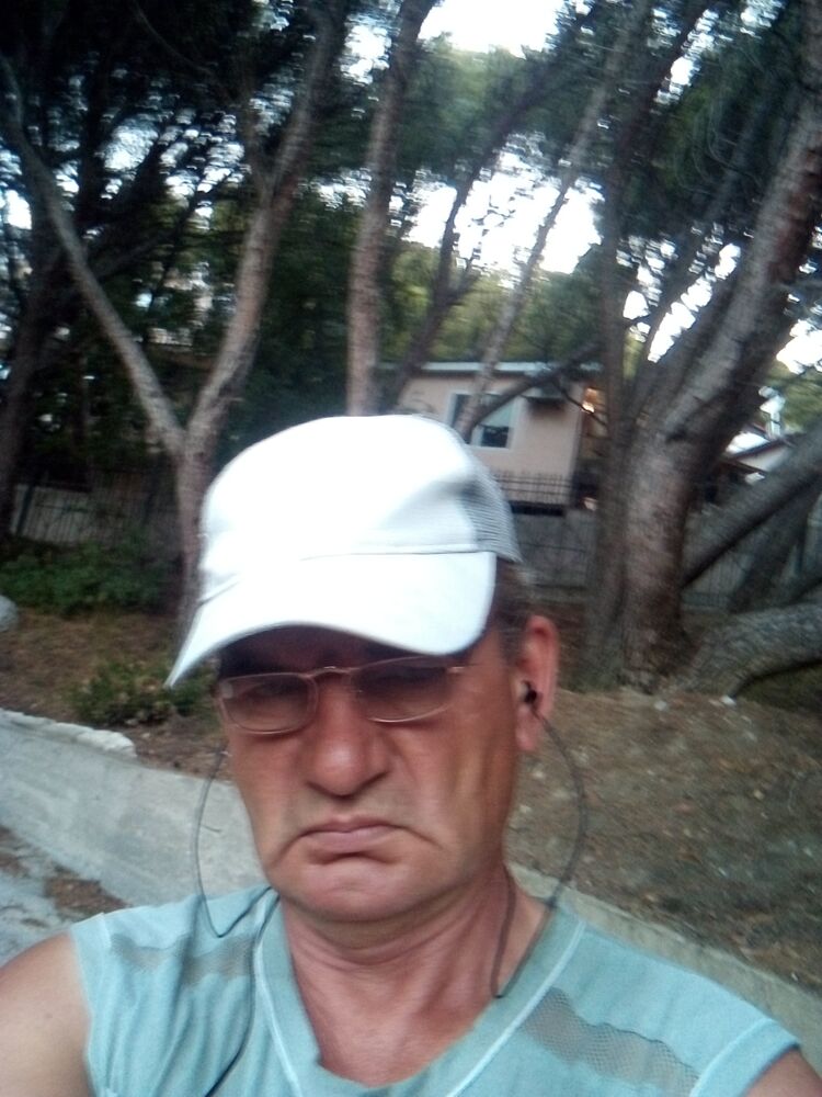  35974871  , 52 ,    