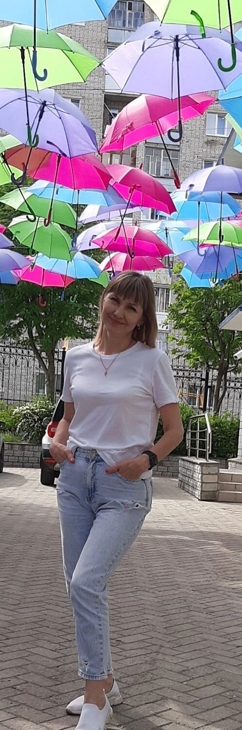  43037171  Elena, 49 ,    