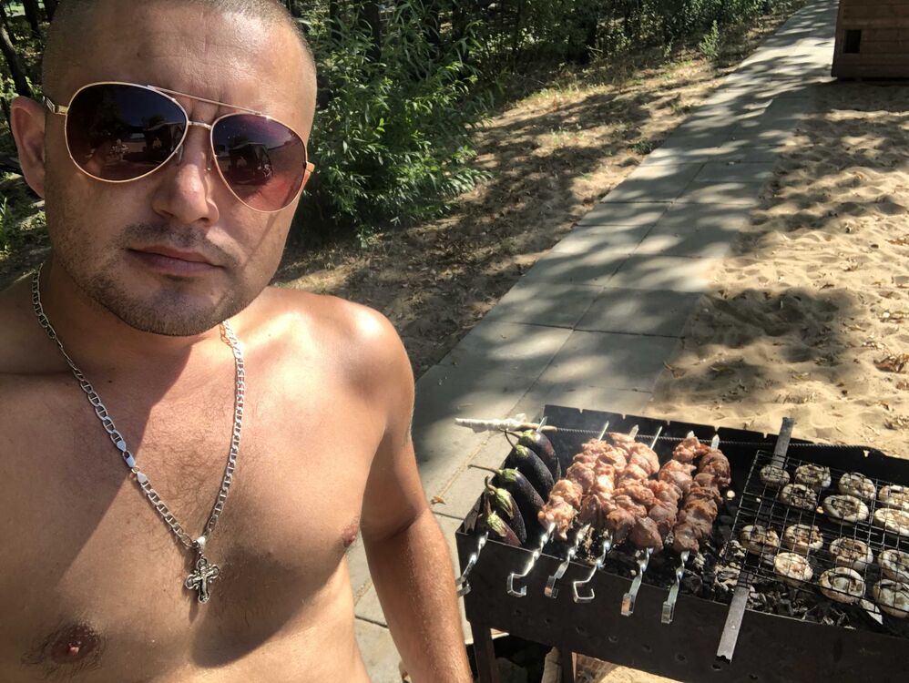 ,   Aleksandr, 37 ,   c 