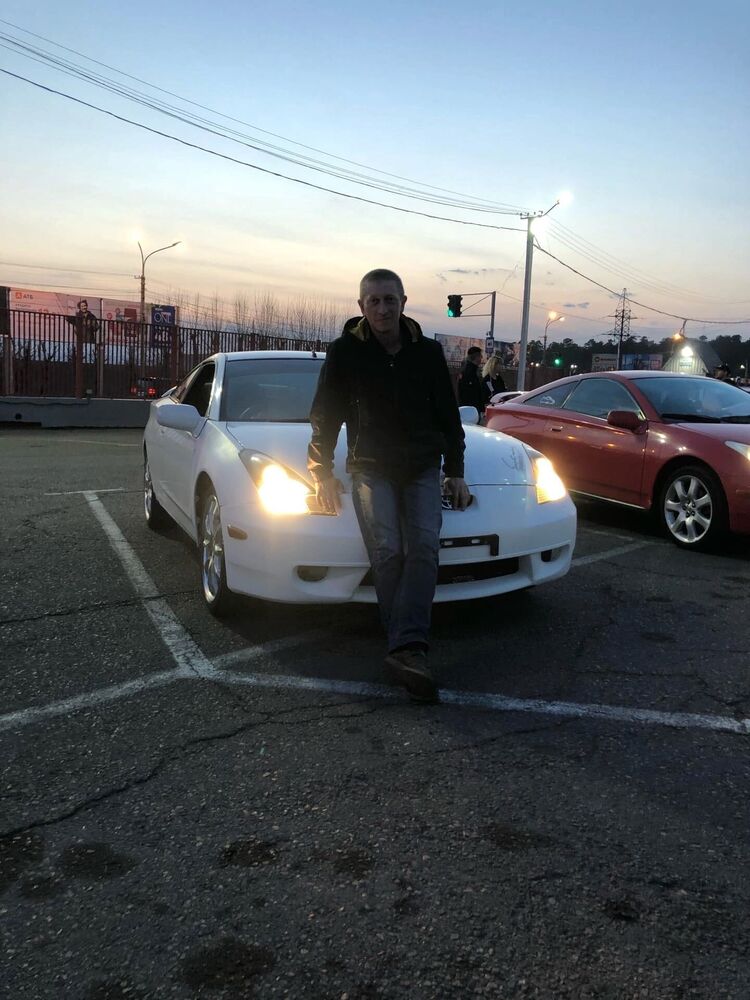  31689581  Anton, 37 ,    