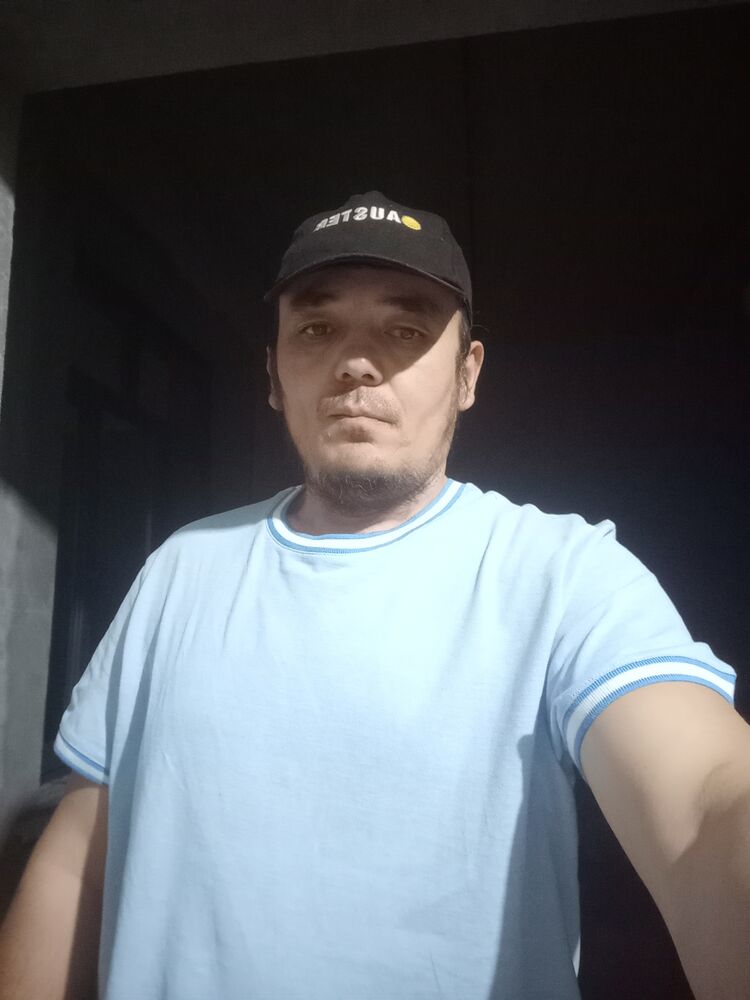  42220661  Abdu, 43 ,    